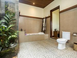 Koupelna v ubytování Intan Villa & Suite Ubud + 34 fotografií