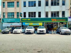 OUG Cozy 3Br 8-9pax 3storey townhouse Bukit OUG