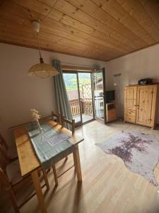 Fotografie z fotogalerie ubytování Stille Oase Apartment 5 v destinaci Bruck an der Großglocknerstraße + 18 fotografií