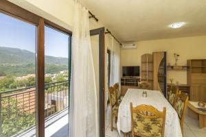 Et tv og/eller underholdning på Holiday House Kostanje