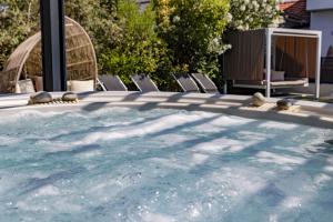 Fotografie z fotogalerie ubytování Hôtel Eden Cassis - centre-ville- piscine chauffée, jacuzzi et sauna - parking privé v destinaci Cassis