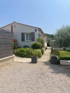 A garden outside Villa Le Luberon