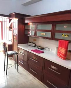 Kitchen o kitchenette sa Yalla Hostel
