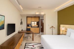TV a/nebo společenská místnost v ubytování Element by Westin Hotel Dar es Salaam