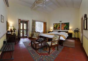 Neemrana's Glasshouse on the Ganges的休息区