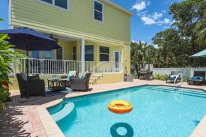 Bazén v ubytování Blue Mermaid on Siesta Key nebo v jeho okolí