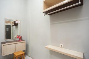 Fotografie z fotogalerie ubytování RedDoorz near Binus Anggrek 2 v destinaci Jakarta