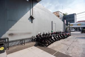 Fotografie z fotogalerie ubytování RedDoorz near Binus Anggrek 2 v destinaci Jakarta