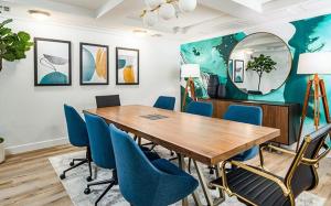 Posezení v ubytování Playa del Rey 1BR w Gym WD Pool nr LAX Beach LAX-147