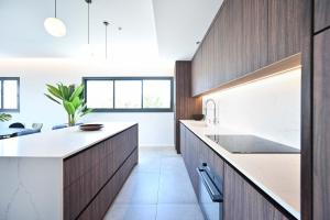 Modern 3BR retreat in the Old North by HolyGuest