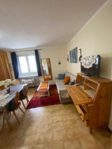 TV a/nebo společenská místnost v ubytování Villa Claudia