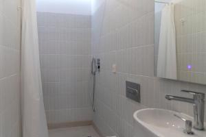 A bathroom at Primera Línea de Playa - MÁLAGA