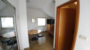 Kuchyň nebo kuchyňský kout v ubytování Vodice, apartmani Buntić