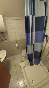 Koupelna v ubytování Vodice, apartmani Buntić