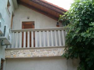 Balkón nebo terasa v ubytování Vodice, apartmani Buntić