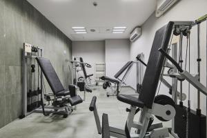 Posilňovňa alebo fitness centrum v ubytovaní Golden Tulip Gdańsk Residence