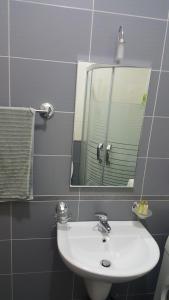 Ένα μπάνιο στο Darla Sea View Apartment +84 φωτογραφίες