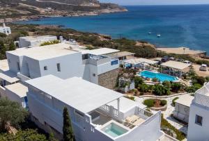 Πισίνα στο ή κοντά στο Blue Dolphin Antiparos Villas and Suites