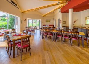 Restaurace v ubytování Main-Vinotel Weingut Helmstetter