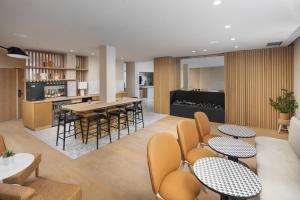 Kuchyň nebo kuchyňský kout v ubytování Residence Inn by Marriott Paris Didot Montparnasse