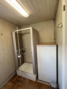 Et badeværelse på Eget boende i privat uthuslänga