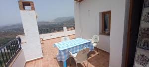 A general mountain view or a mountain view taken from the holiday home