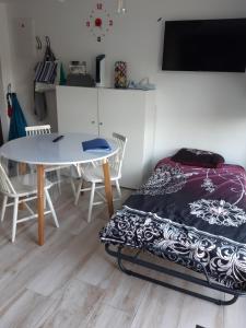 Postel nebo postele na pokoji v ubytování Le Repos'Han + 17 fotografií