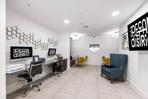 TV a/nebo společenská místnost v ubytování Luxurious 1BD apt in Austin suburb
