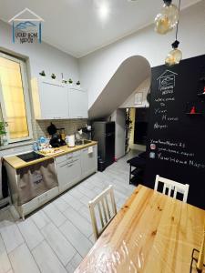 Η κουζίνα ή μικρή κουζίνα στο Your Home Napoli