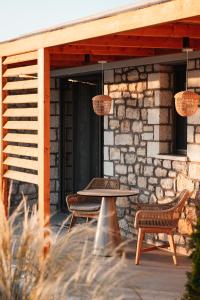Foto dalla galleria di Trinity Design Suites a Valanidorachi