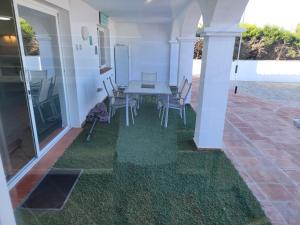Patio nebo venkovní prostory v ubytování luxury apartments sea views with pool