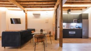 Nhà bếp/bếp nhỏ tại Apartamentos Boutique Pinocho - Living Toledo