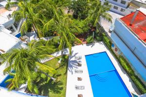 Bazén v ubytování Hotel Caribe Internacional Cancun nebo v jeho okolí