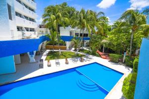 Bazén v ubytování Hotel Caribe Internacional Cancun nebo v jeho okolí