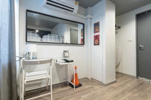 Kuchyň nebo kuchyňský kout v ubytování Tuk Tuk House 250m from MRT Sirikit