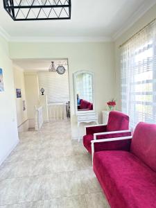 Khu vực ghế ngồi tại SANTORINI hotel & hostel