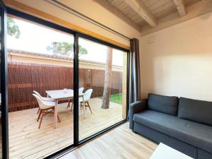 A seating area at Apartamentos Biopasivos Living Pura Madera