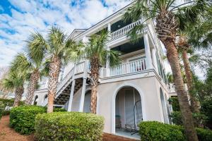 Το κτήριο όπου στεγάζεται  η παραθεριστική κατοικία