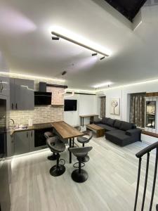 Brand New Luxury Apartment in Absolute Downtown 1052 Budapest, 1 Párizsi utca kép - 2