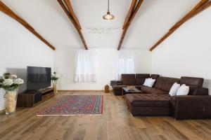 Khu vực ghế ngồi tại Villa Gigi