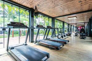 The fitness centre and/or fitness facilities at Apto em cond Thai Beach Home Spa TBS1105