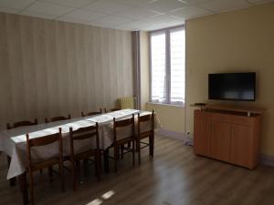 Et tv og/eller underholdning på Le Castel Médicis