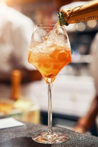 Cook's Bay Hotel & Suites的酒水