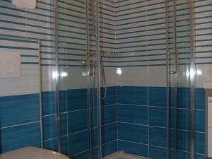 Ένα μπάνιο στο Apartment in Veli Rat near Beaches +12 φωτογραφίες