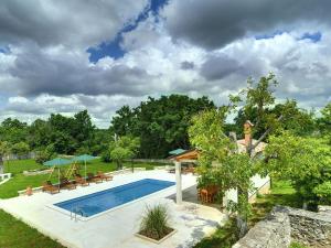 Bazén v ubytování Holiday Home in Rojnici with Private Pool nebo v jeho okolí