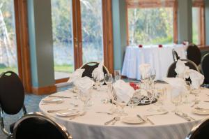 Restaurant o un lloc per menjar a Liscombe Lodge Resort & Conference Center