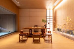 A seating area at 佛山金美域林禧酒店