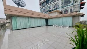 Balkoni atau teres di Hotel Grand Galaxy