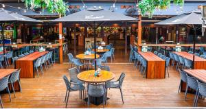 Restaurace v ubytování Hoey Moey Backpackers
