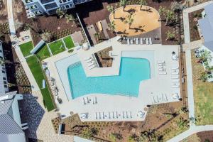 Vista de la piscina de The Serene Sanctuary - Kemah Boardwalk - Galveston o d'una piscina que hi ha a prop